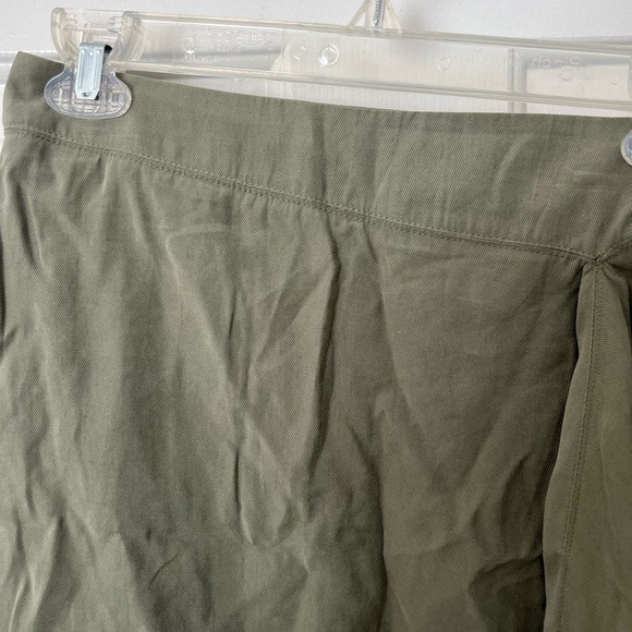 BCBG Skirt - Picture 3 of 6